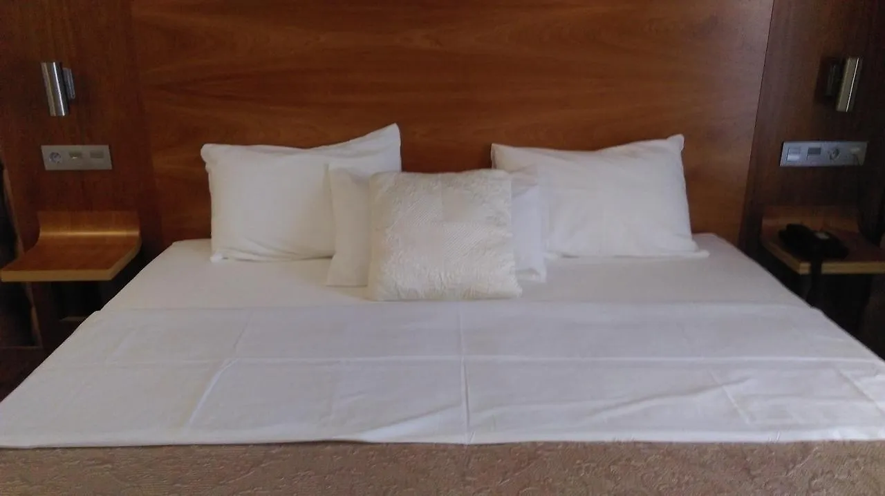 Hotel Boutique Villa Erina By Bossh Hotels - Adults Recommended 3*, Манилва